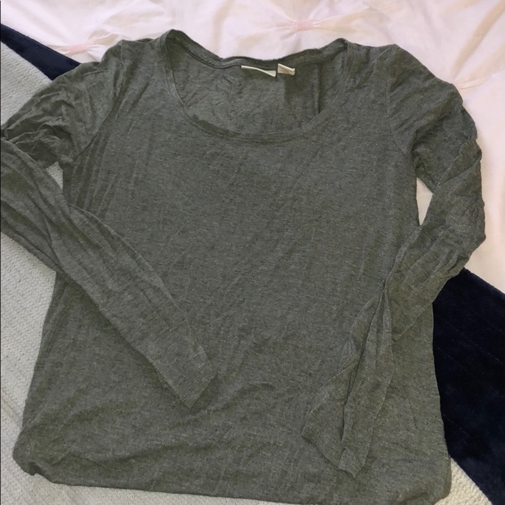 Gray love sleeve t